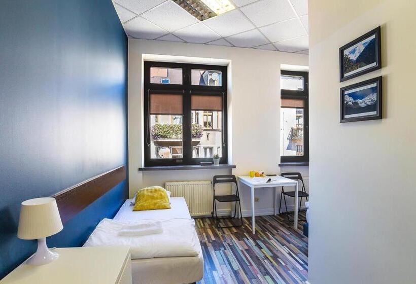 اتاق استاندارد, Hello Hostel & Apartments