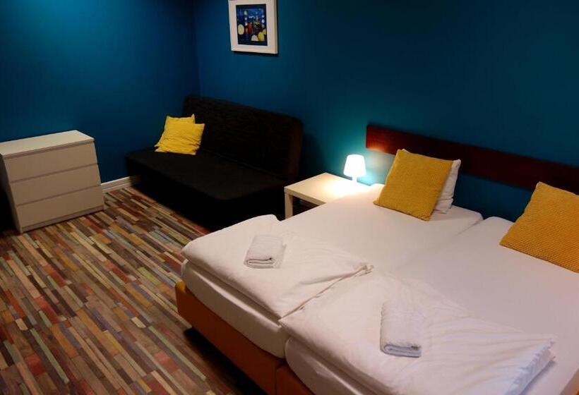 اتاق استاندارد چهار تخته, Hello Hostel & Apartments