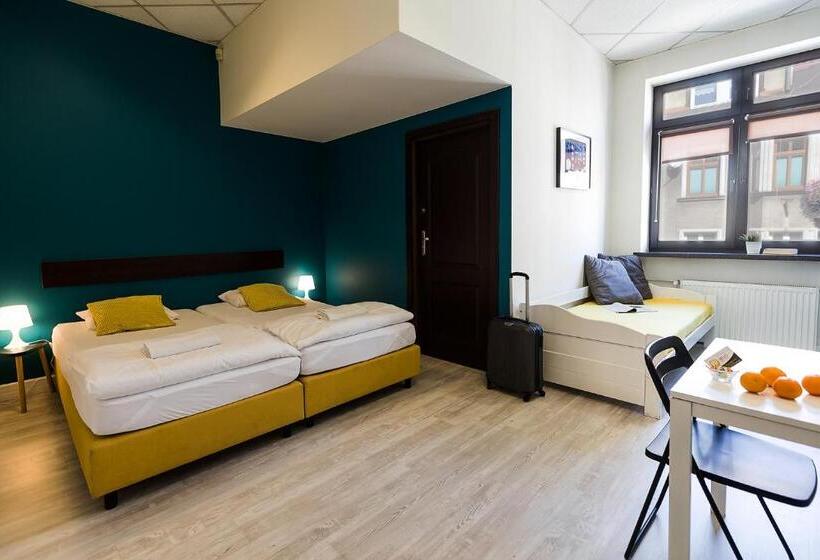 اتاق راحتی سه تخته, Hello Hostel & Apartments