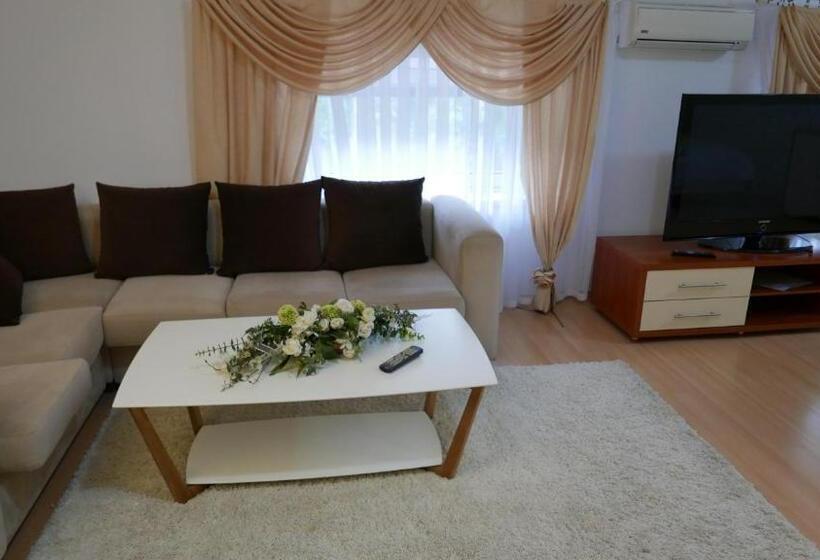 Номер Deluxe, Motel Za Miedzą