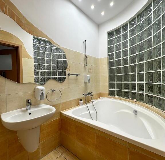 Номер Deluxe, Motel Za Miedzą