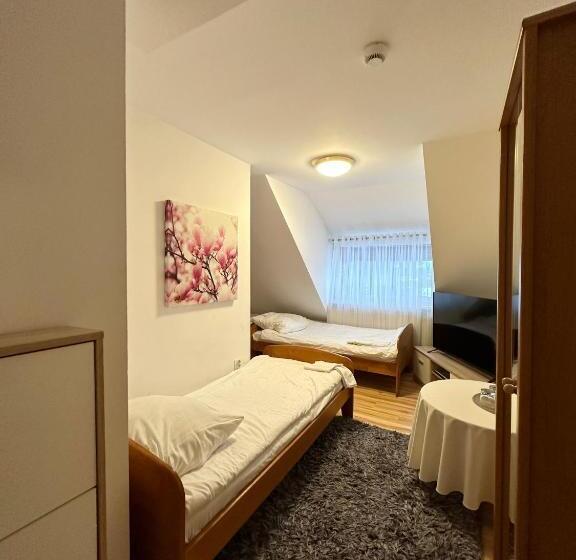 Номер Стандарт Трехместный, Motel Za Miedzą