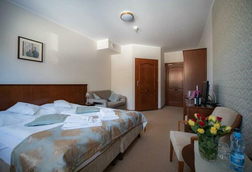 Номер Стандарт Трехместный, Villa Wernera Hotel & Spa