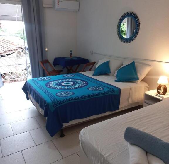 חדר סטנדרט לשלושה עם מרפסת, Olho Grego Hospedagem Em Arraial D Ajuda