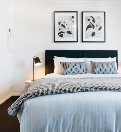 스탠다드 스튜디오, Gabba Central Apartments