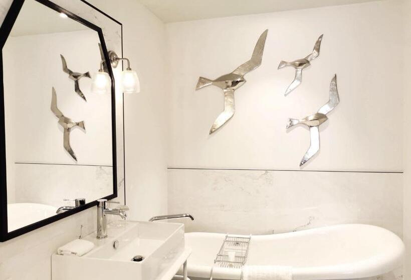 سوییت لوکس, Le Clos Saint Martin Hôtel & Spa