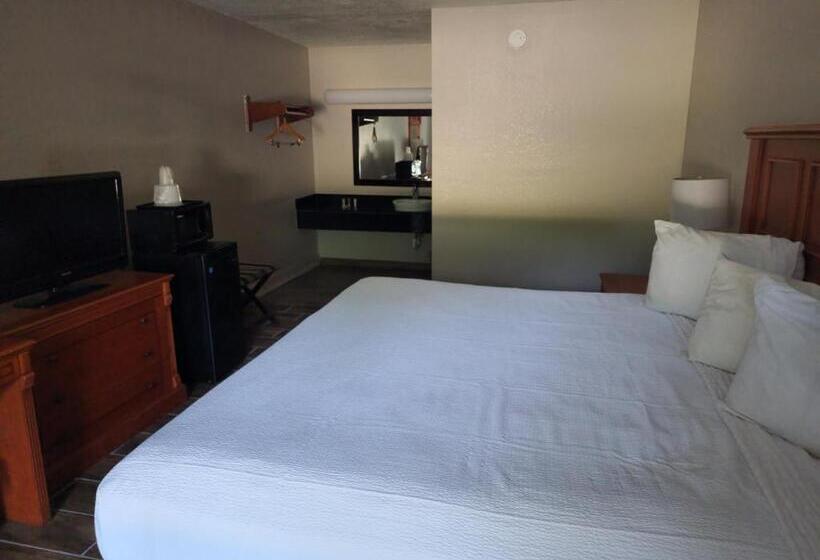 Номер Стандарт Адаптированный для Инвалидов, Days Inn By Wyndham Hardeeville Near Hilton Head