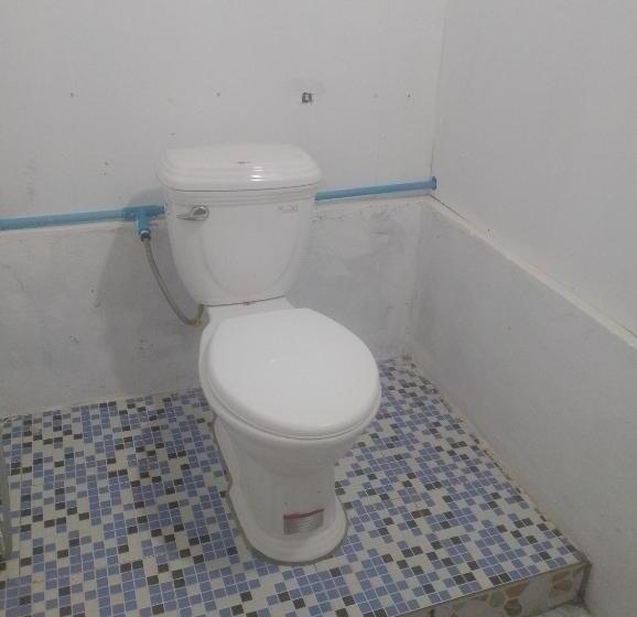 اتاق استاندارد با سرویس بهداشتی مشترک, Golden Snake Guesthouse Beach