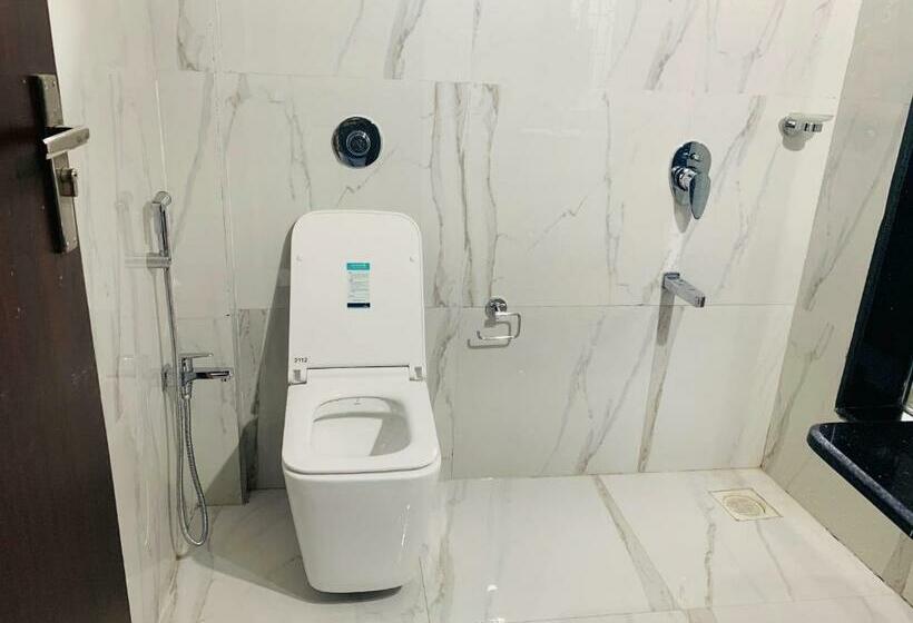 اتاق استاندارد با تخت بزرگ, Swati