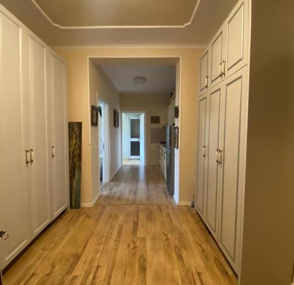 استودیو استاندارد با چشم‌انداز, Central Park Rooms