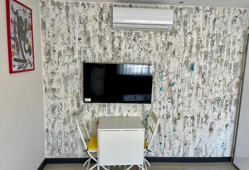 اتاق استاندارد با بالکن, Eluxi̇o Sui̇te