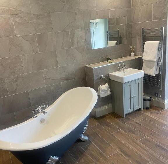Люкс Повышенной Комфортности, Holbrook Manor & Spa