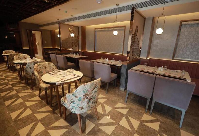 Номер Deluxe, Kottayam Grand