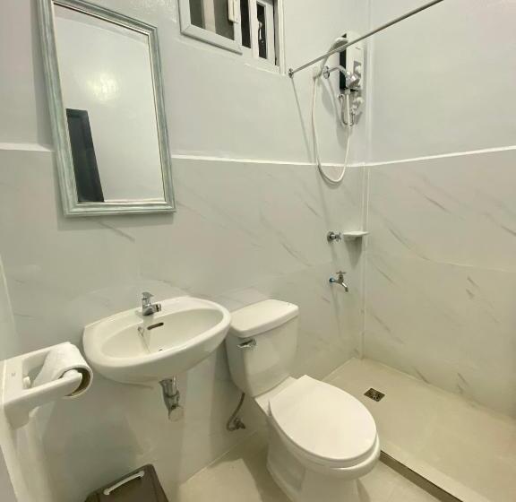 Студио Стандарт с Балконом, La Casa Blanca Binoclutan Beach Resort