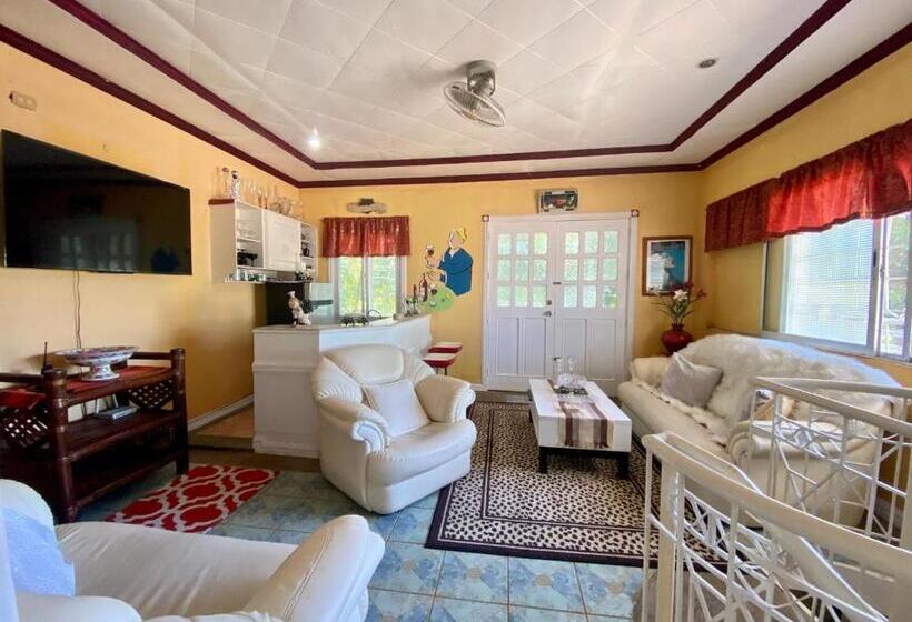Family Suite, La Casa Blanca Binoclutan Beach Resort