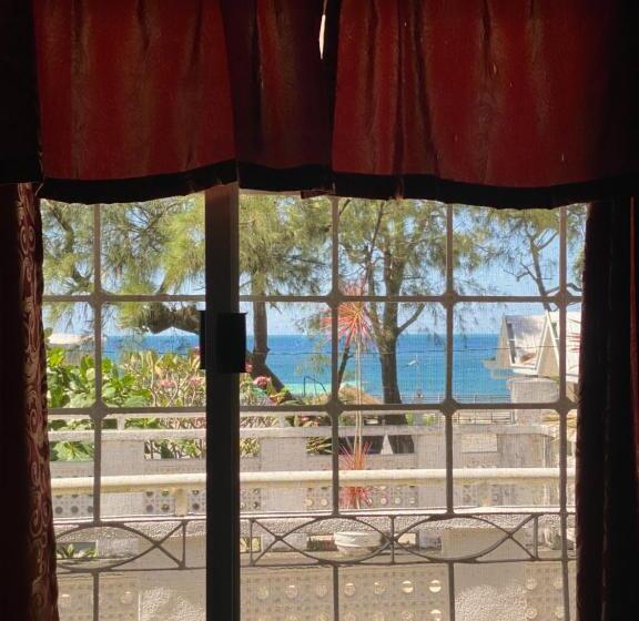 Family Suite, La Casa Blanca Binoclutan Beach Resort