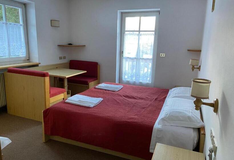 اتاق استاندارد سه نفره, Dolomites Hotel La Meridiana