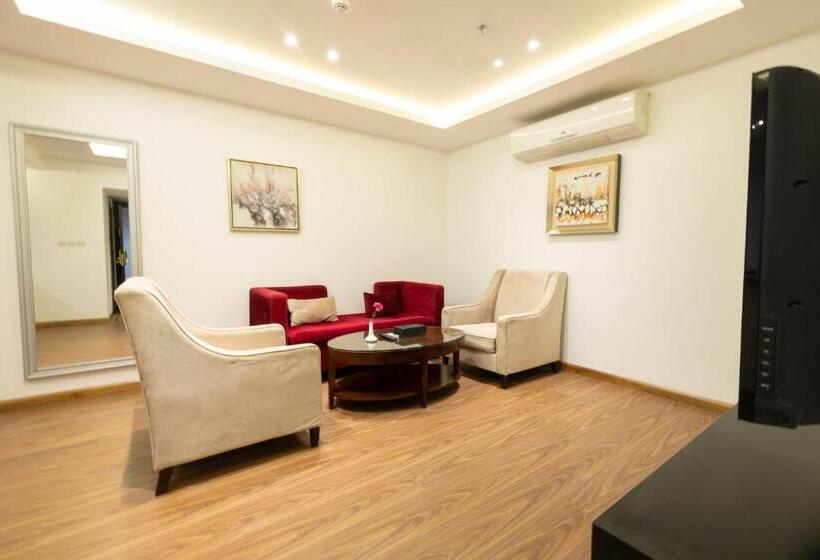 سوییت خانوادگی, Mira Business