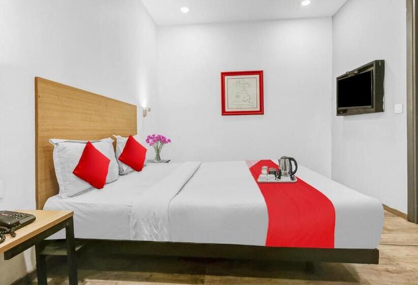 トリプルクラシックルーム, Flagship  Rudra Grand Near Chhatarpur Metro Station