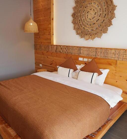 اتاق استاندارد با چشم‌انداز استخر, Molly Resort Bohol