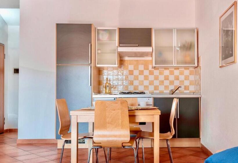 استودیوی سوپریور, Apartments With Swimming Pool In Santa Teresa Di Gallura