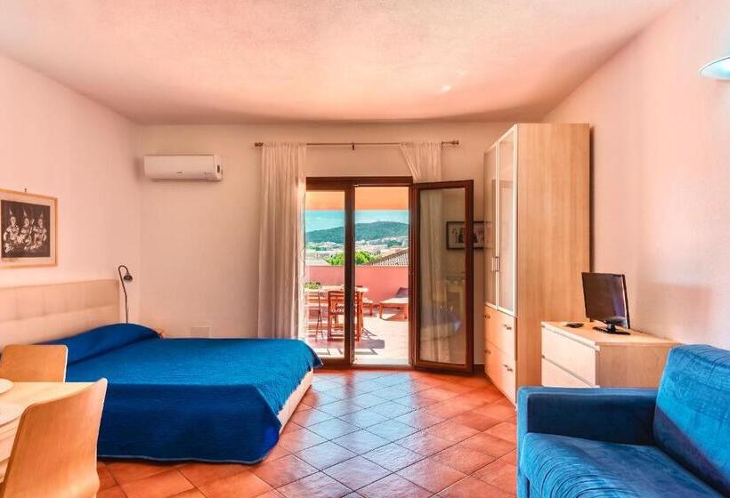 استودیوی سوپریور, Apartments With Swimming Pool In Santa Teresa Di Gallura