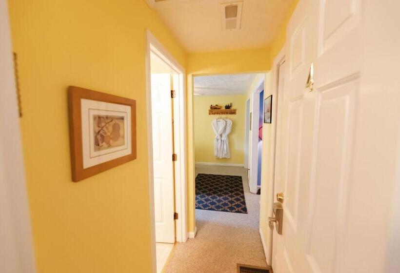 Стандартный Номер Кровать Кинг, Blacksburg Bed & Breakfast