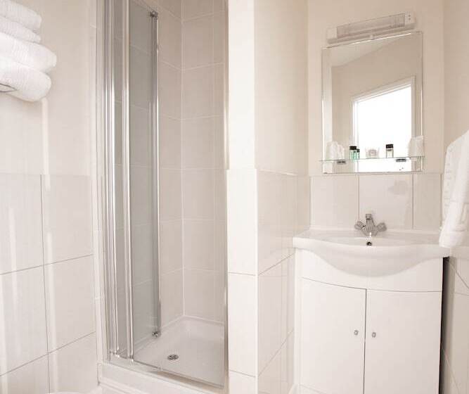 Номер Стандарт, Trelawney Hotel   Guest House