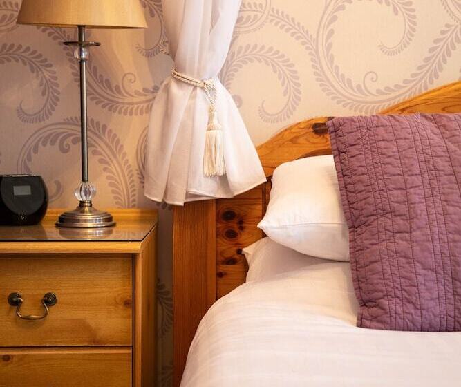 スタンダードルーム, Trelawney Hotel   Guest House