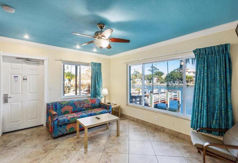 Люкс Повышенной Комфортности, Bay Palms Waterfront Resort   Hotel And Marina