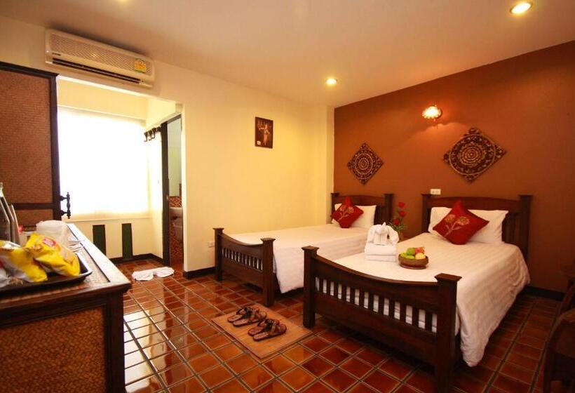 اتاق لوکس, Cm Night Bazaar Boutique Hotel โรงแรม ซี เอ็ม ไนท์บาซาร์ บูทีค   Sha Plus Certified