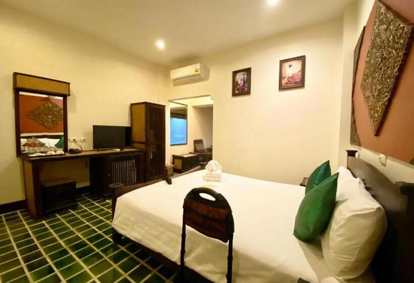 اتاق لوکس, Cm Night Bazaar Boutique Hotel โรงแรม ซี เอ็ม ไนท์บาซาร์ บูทีค   Sha Plus Certified