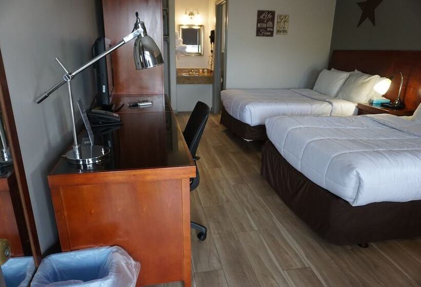 Номер Стандарт 2 Двуспальные Кровати, Harvest Drive Family Inn  Renovated Rooms