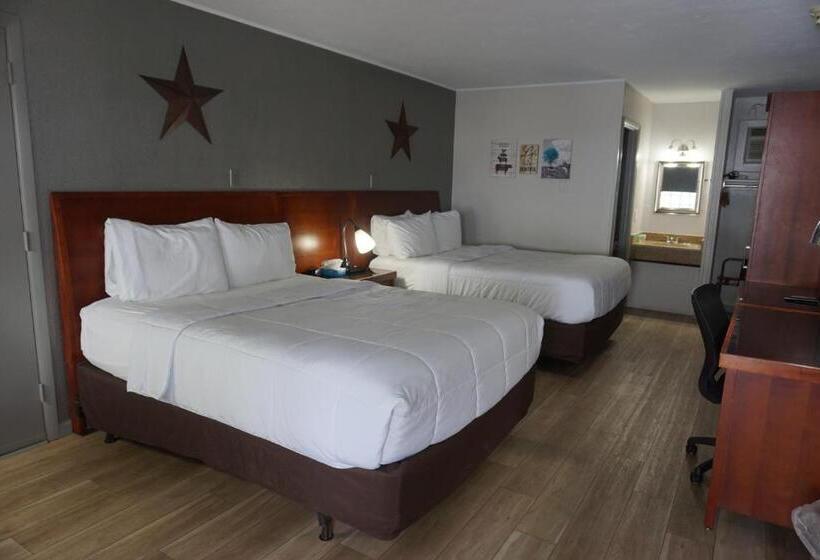 Номер Стандарт 2 Двуспальные Кровати, Harvest Drive Family Inn  Renovated Rooms