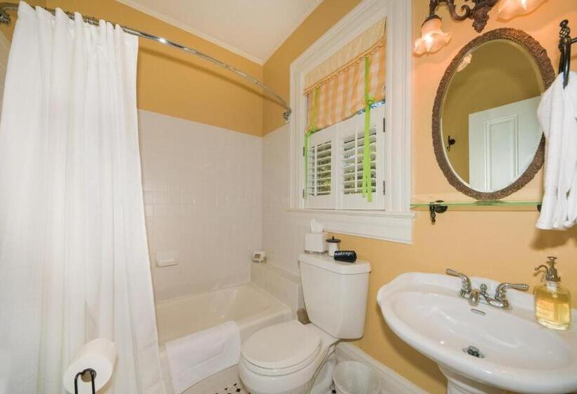 Стандартный Номер Кровать Кинг, Oak Hill On Love Lane Bed And Breakfast Inn