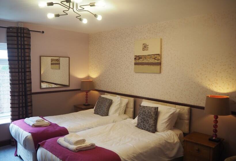 Номер Стандарт, Meare Manor