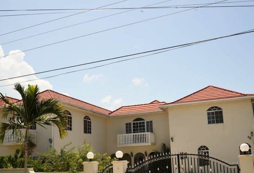 سوییت با چشم‌انداز دریا, Retreat Guesthouse Luxury Suites