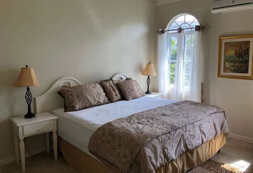 سوییت با چشم‌انداز دریا, Retreat Guesthouse Luxury Suites