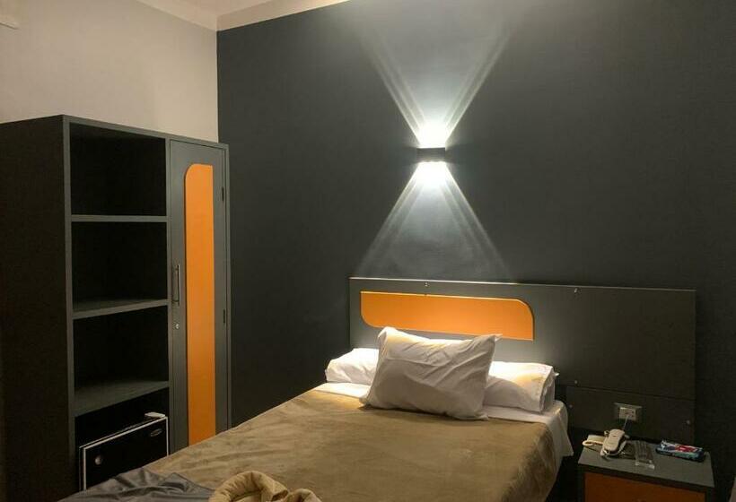 Standard Single Room, Royal