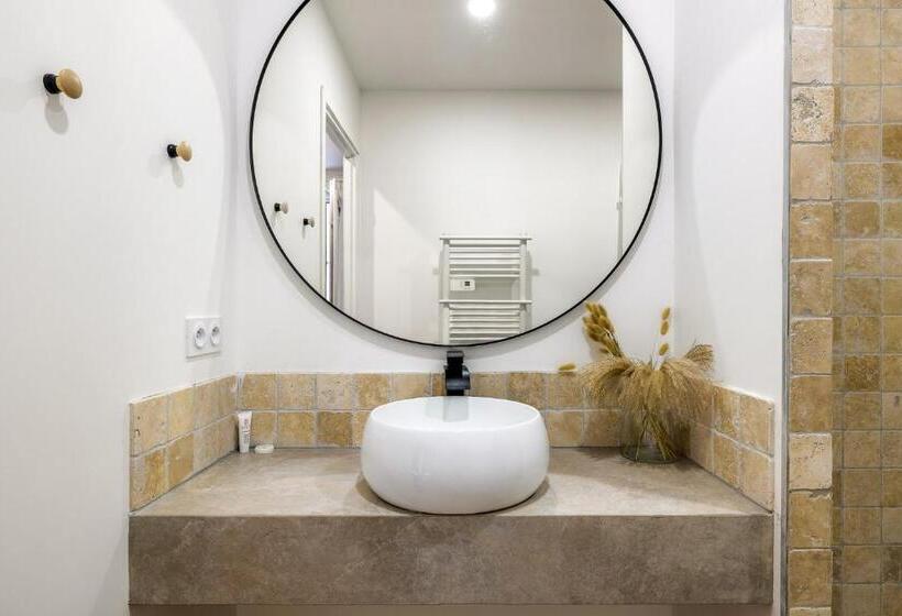 اتاق استاندارد, Maya Appartements & Suites