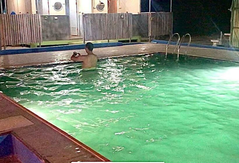 اتاق لوکس با تخت بزرگ, Mulberry Resort