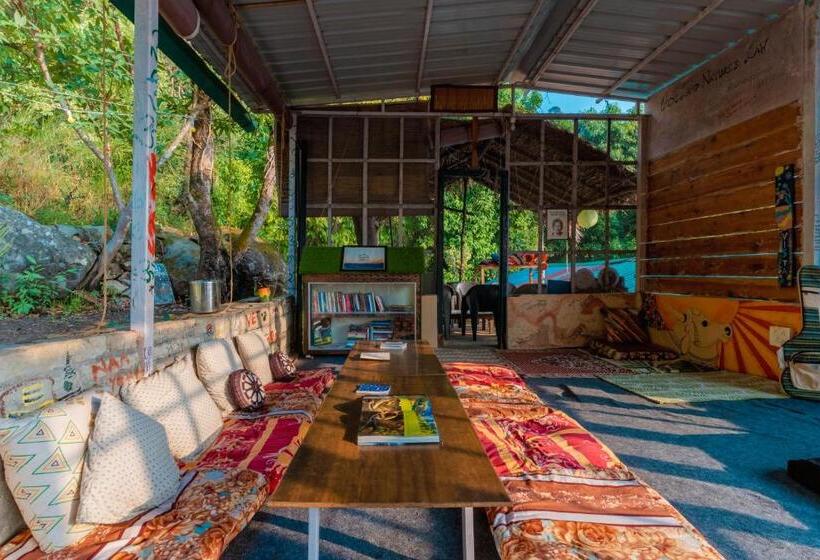 标准间, Vista Hostel Jeolikote, Nainital