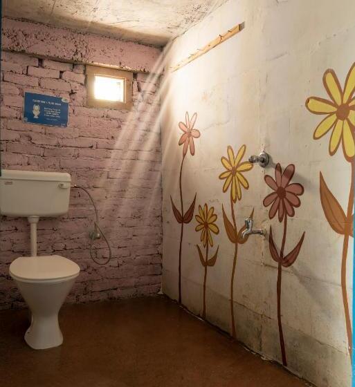 共用房间的床, Vista Hostel Jeolikote, Nainital