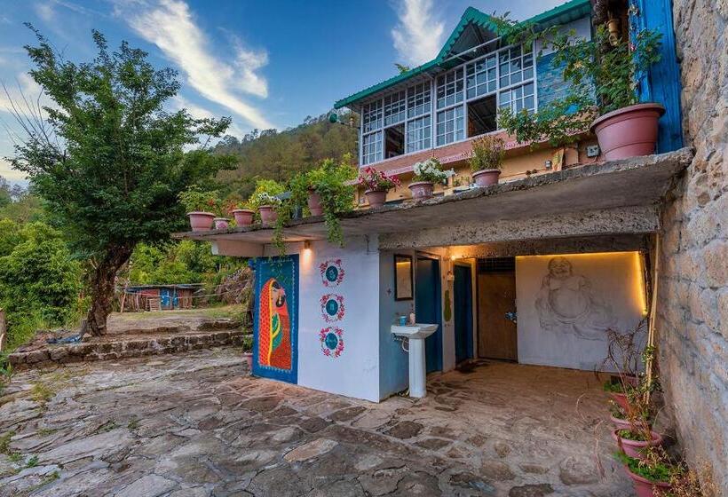 家庭间, Vista Hostel Jeolikote, Nainital