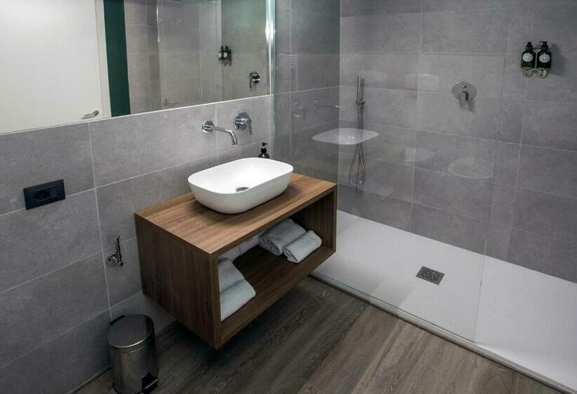 اتاق اجرایی سه نفره, Moody Smart & Comfy