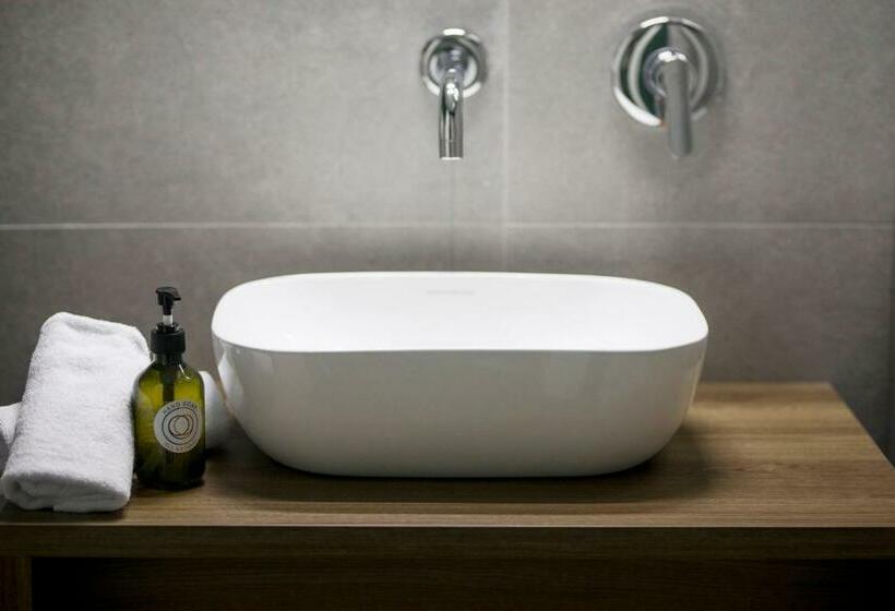 اتاق اجرایی سه نفره, Moody Smart & Comfy