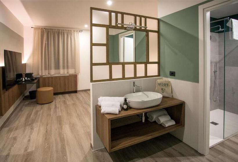 اتاق سوپریور با تخت بزرگ, Moody Smart & Comfy