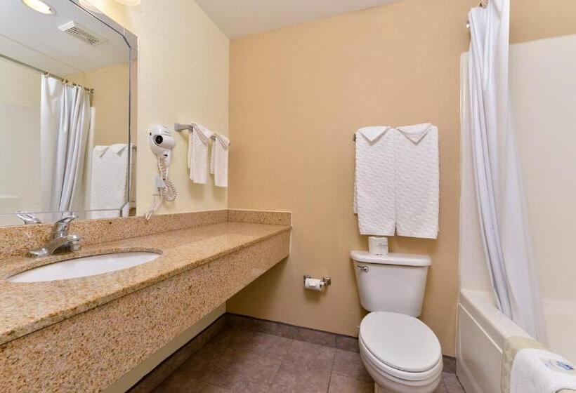 Люкс Deluxe Кровать Кинг, Americas Best Value Inn & Suites Winnie