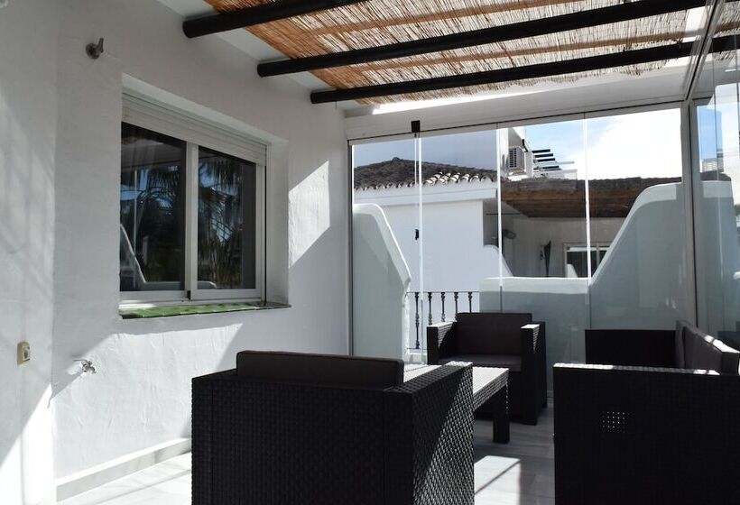 1 Bedroom Penthouse Apartment, Serinamar  Los Naranjos De Marbella
