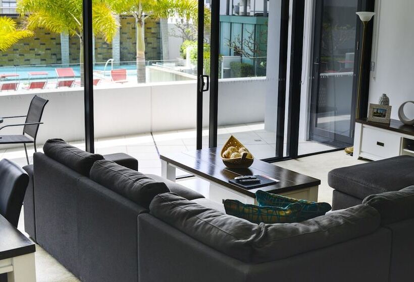 דירת 2 חדרי שינה עם נוף לבריכה, Aria Apartments